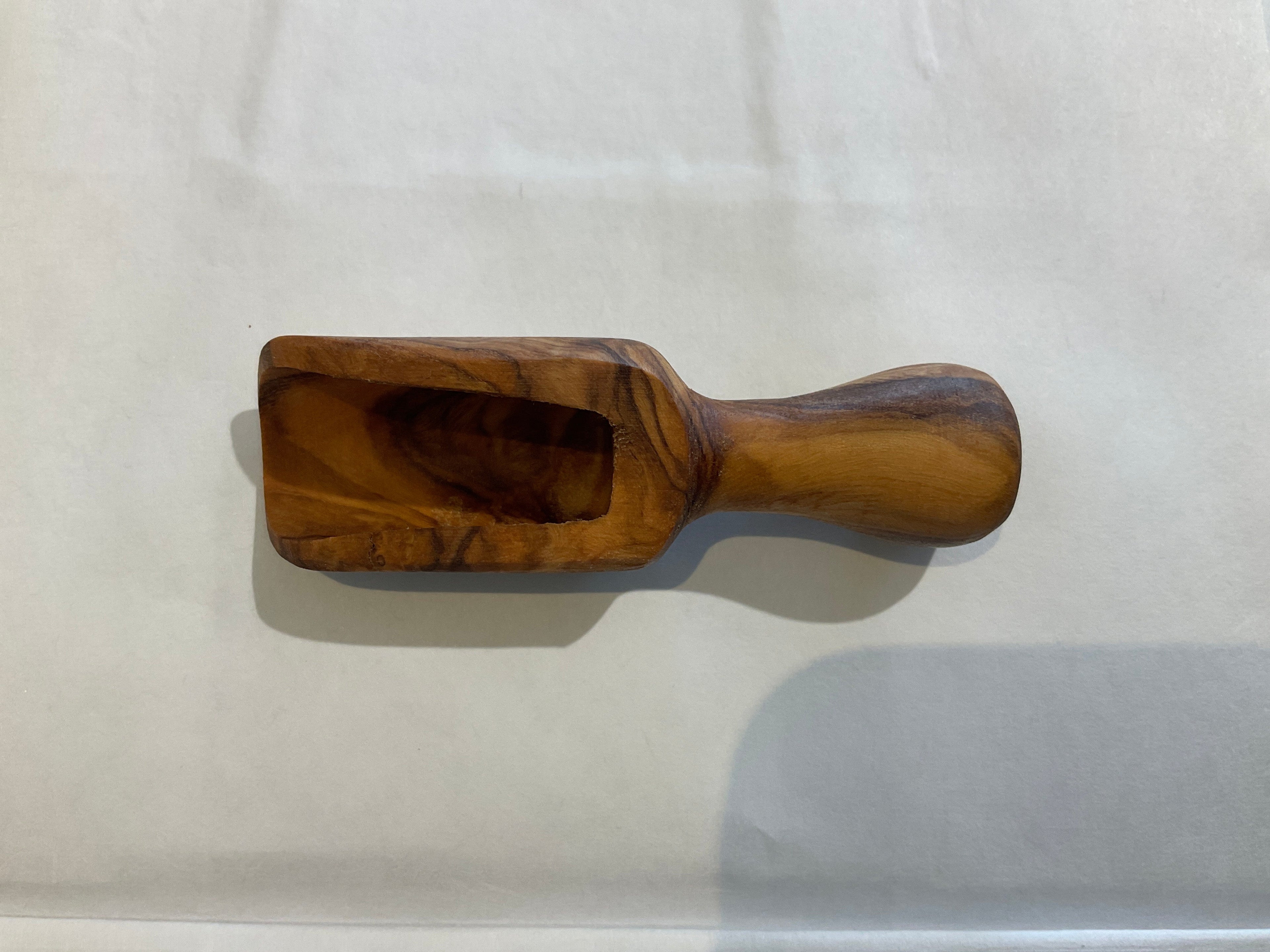 Carre wood baby scoop